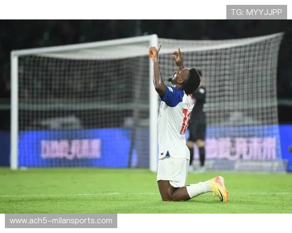 上海申花主场全面升级聚焦草皮优化与灯光系统焕新提升比赛品质 上海申花主场全面升级聚焦草皮优化与灯光系统焕新提升比赛品质