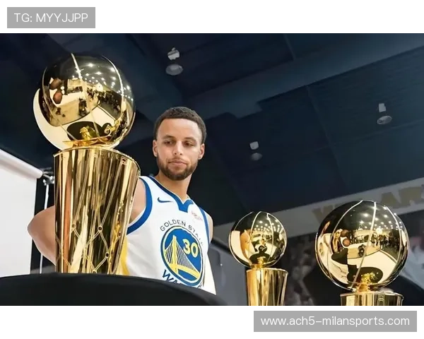 勇士王朝再续辉煌:库里与穆迪闪耀,金州雄狮轻松撕碎太阳 勇士王朝再续辉煌:库里与穆迪闪耀,金州雄狮轻松撕碎太阳