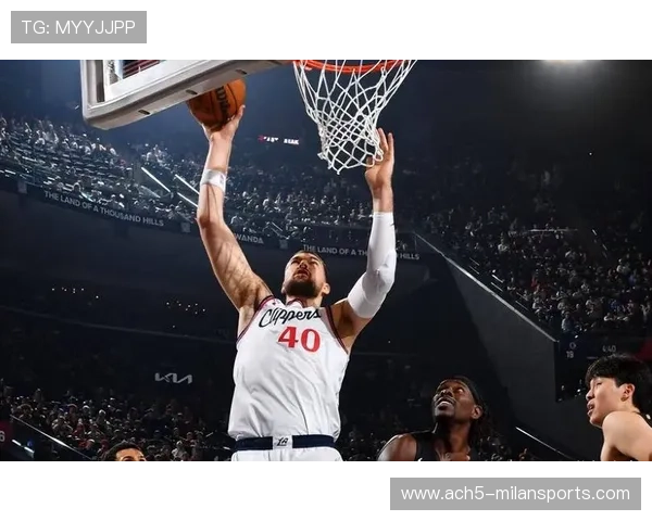 祖巴茨21+15苦撑内线！快船篮板线成最大隐患