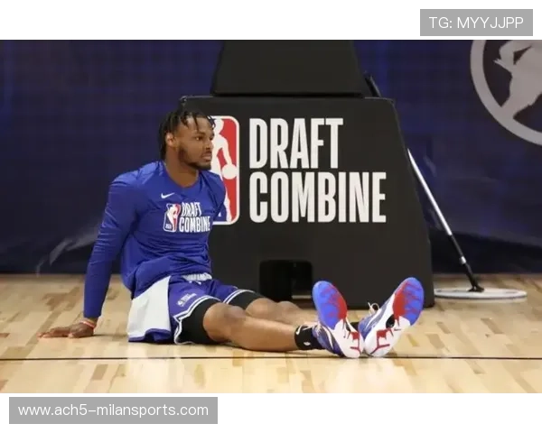 76人布朗尼伤病突发:战术重组引发球队新变局 76人布朗尼伤病突发:战术重组引发球队新变局