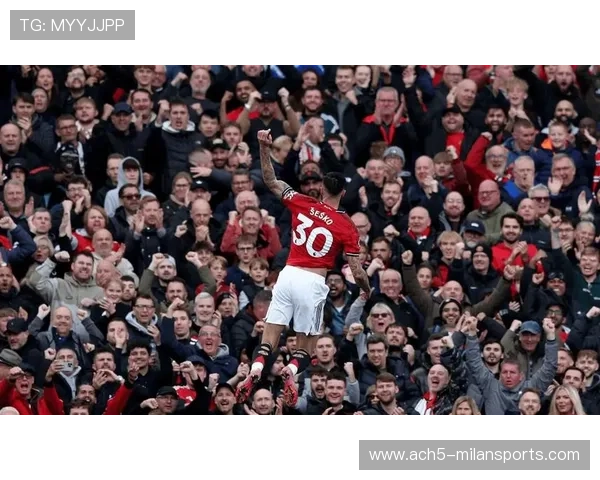 7000万抢验货神腰！曼联3大目标全卡壳，1人成冬窗唯一希望，曼联队套