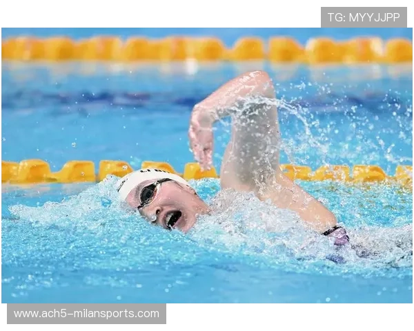 游泳选手以稳定节奏获得宝贵领先优势